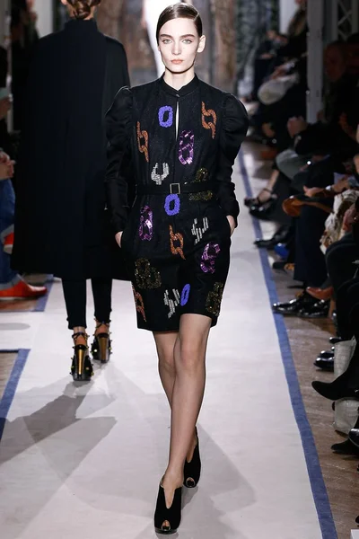 Look 27